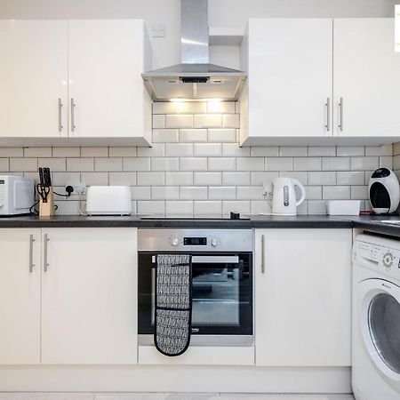 Bedford Hospital Victoria Apartments A And B By Homely Spaces Short Lets & Serviced Accommodation Екстер'єр фото