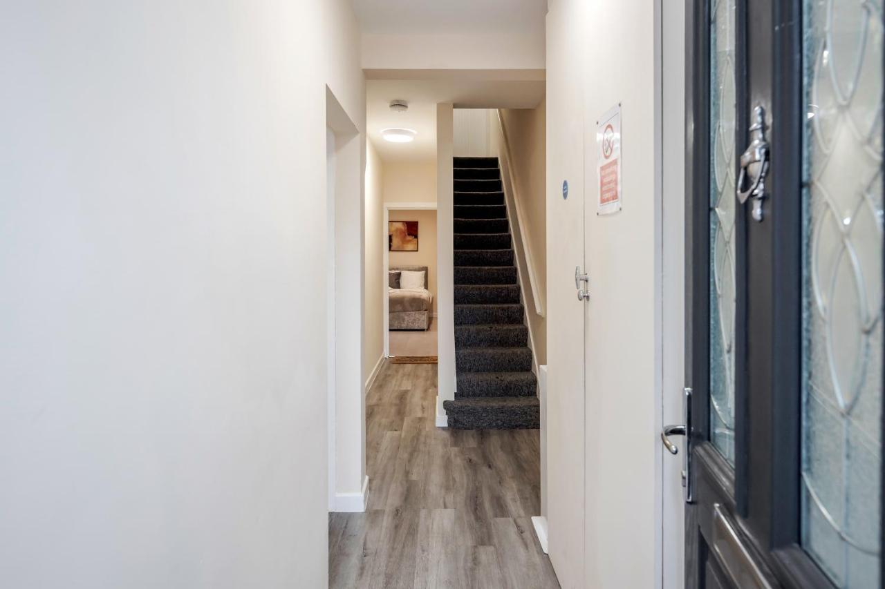 Bedford Hospital Victoria Apartments A And B By Homely Spaces Short Lets & Serviced Accommodation Екстер'єр фото