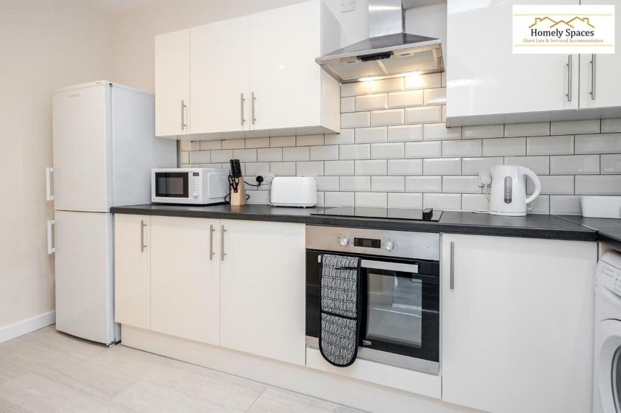 Bedford Hospital Victoria Apartments A And B By Homely Spaces Short Lets & Serviced Accommodation Екстер'єр фото